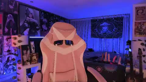 Snapshot of lanakyutt chatting on 03.09.25 L A N A online show from 03.09.25