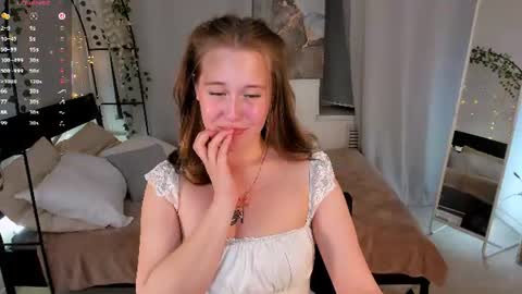 Snapshot of lanaroselle chatting on 06.19.26 Lana online show from 06.19.26