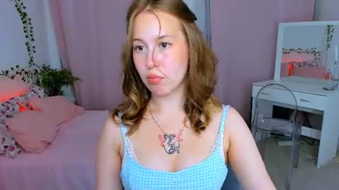 Snapshot of lanaroselle chatting on 06.29.26 Lana online show from 06.29.26