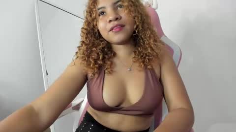 Snapshot of lanarouse1 chatting on 01.25.25 Lana  online show from 01.25.25