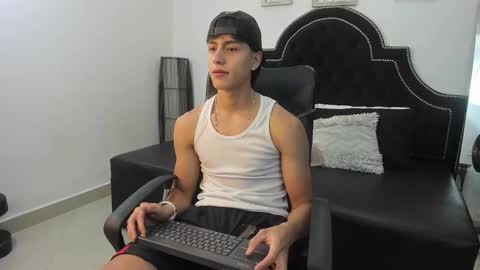 landercruz online show from 10.19.25