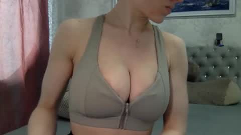 Snapshot of langoria chatting on 04.18.26 langoria online show from 04.18.26