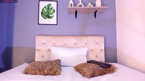 lanna_jones_ online show from 10.11.25