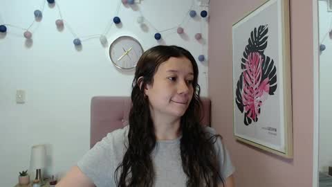 Snapshot of lanna_mills chatting on 04.06.26 Lanna online show from 04.06.26