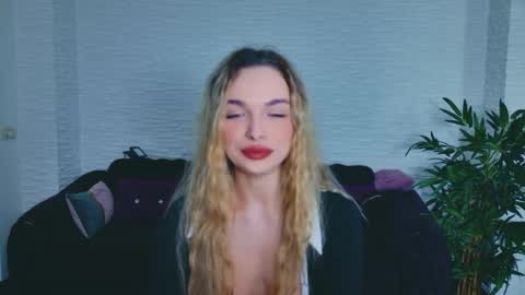 Lanna online show from 04.15.26