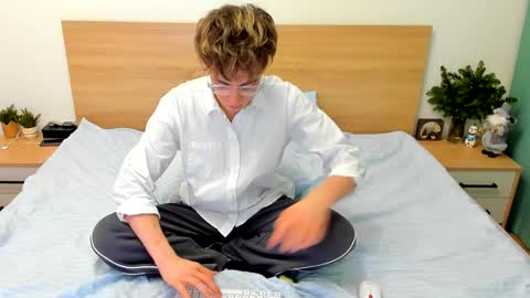 Fandi online show from 12.23.24