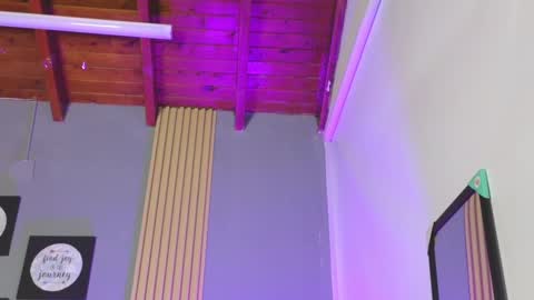 la paisita  online show from 02.21.25