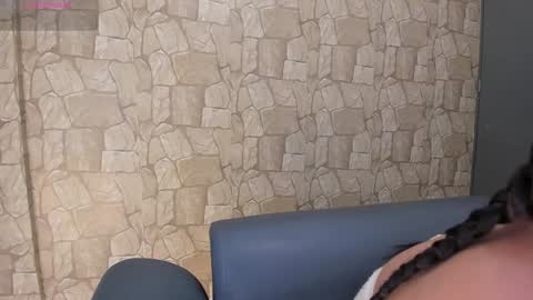 Snapshot of lapeligrosa_ chatting on 02.08.25 lapeligrosa_ online show from 02.08.25