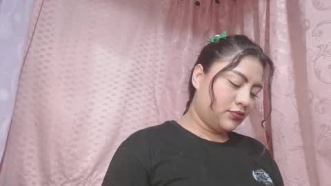 Snapshot of lapeligrosa_ chatting on 02.18.25 lapeligrosa_ online show from 02.18.25