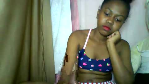 Snapshot of lara_belle chatting on 05.05.26 lara_belle online show from 05.05.26
