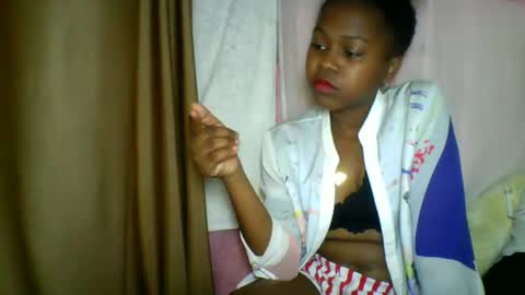 Snapshot of lara_belle chatting on 05.15.26 lara_belle online show from 05.15.26
