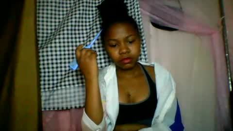 Snapshot of lara_belle chatting on 07.15.26 lara_belle online show from 07.15.26
