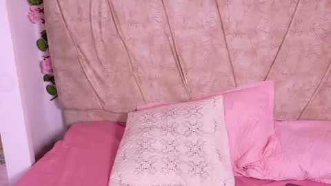 Lara Gill online show from 12.05.25