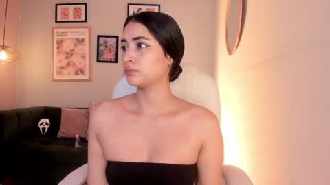 Snapshot of lara_madisson chatting on 05.25.26 Lara Madisson online show from 05.25.26