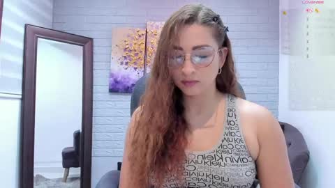 Snapshot of lara_martin chatting on 05.11.26 700 200 online show from 05.11.26