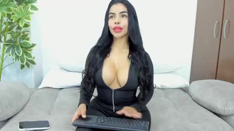 Snapshot of lara_sins1 chatting on 04.17.26 LARA SINS online show from 04.17.26
