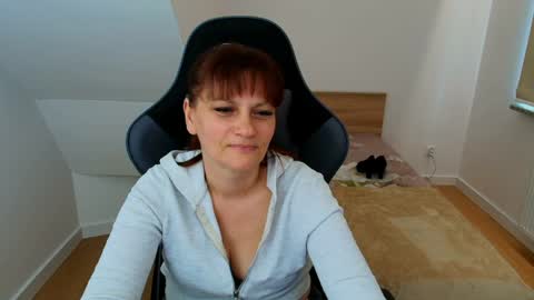 Snapshot of laraamoon chatting on 03.30.26 laraamoon online show from 03.30.26