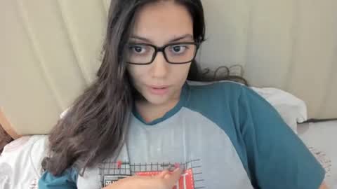 Snapshot of laracamille chatting on 09.19.25 lara online show from 09.19.25