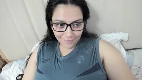 Snapshot of laracamille chatting on 09.24.25 lara online show from 09.24.25