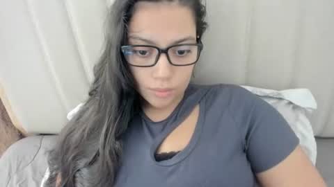 lara online show from 11.26.25