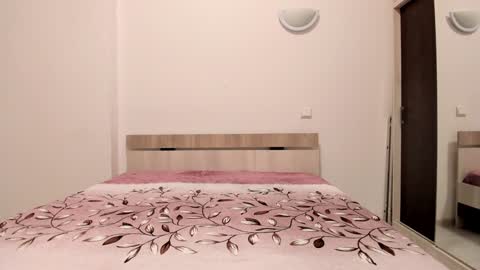 Lara online show from 01.15.25