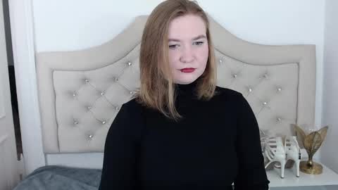 Snapshot of laraflirt chatting on 12.19.24 LaraFlirt online show from 12.19.24