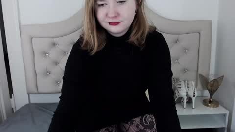 Snapshot of laraflirt chatting on 12.30.24 LaraFlirt online show from 12.30.24