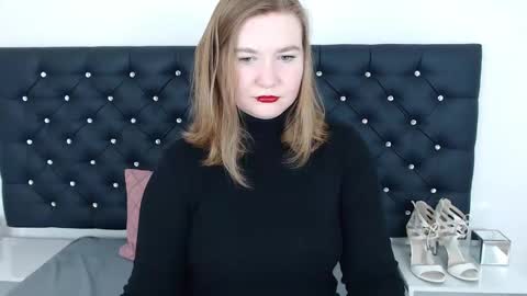 Snapshot of laraflirt chatting on 02.12.25 LaraFlirt online show from 02.12.25