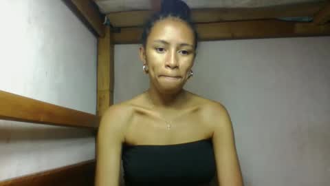 Snapshot of larah98 chatting on 02.22.26 larah98 online show from 02.22.26