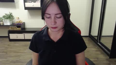 Laralianna online show from 10.08.25