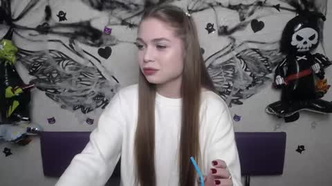 LaraPika online show from 10.25.25