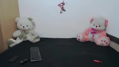 larapoison online show from 11.18.25