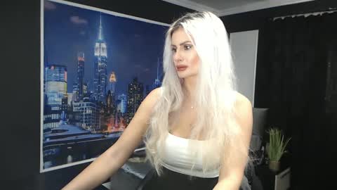 laras_moans online show from 12.14.24