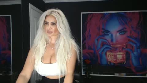 laras_moans online show from 09.12.25