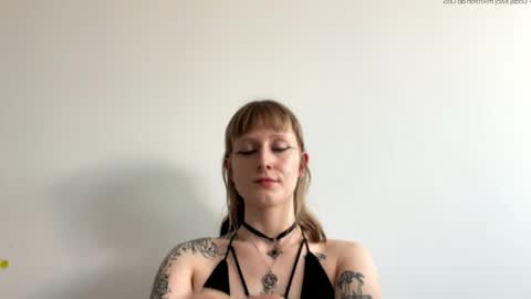 Snapshot of larasweetgirl chatting on 05.21.26 Lara online show from 05.21.26