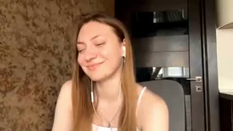 Snapshot of lareebuggie chatting on 06.24.26 Eva online show from 06.24.26