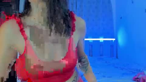 Snapshot of larisabrice chatting on 10.19.25 Yuli online show from 10.19.25