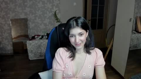 Snapshot of larisadevries chatting on 10.07.25 Larisa online show from 10.07.25
