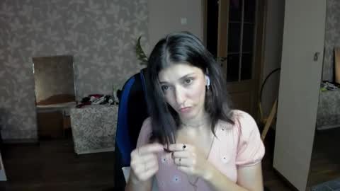 Snapshot of larisadevries chatting on 10.09.25 Larisa online show from 10.09.25
