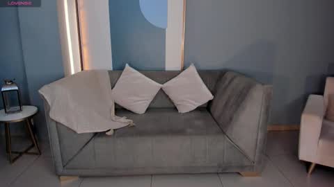 Larisa Smirnov online show from 10.31.25