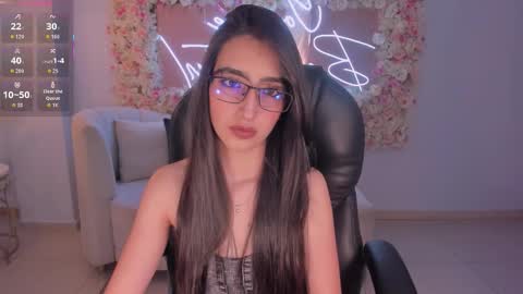 Larisa Smirnov online show from 11.28.25