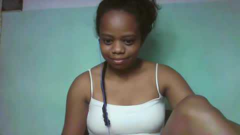 Snapshot of larissa645771 chatting on 09.30.25 larissa645771 online show from 09.30.25