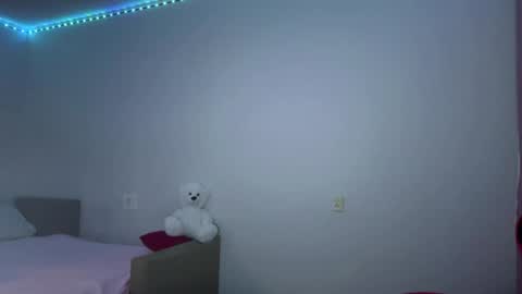 Snapshot of larrainemelandez chatting on 06.18.26 Jocelyn online show from 06.18.26