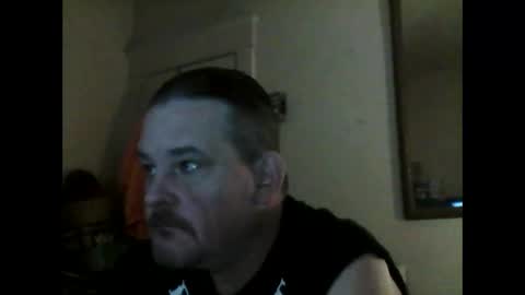 Snapshot of larry5o chatting on 05.10.26 larry5o online show from 05.10.26