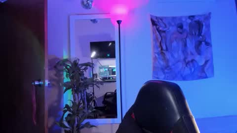 larry_stewart online show from 11.28.25