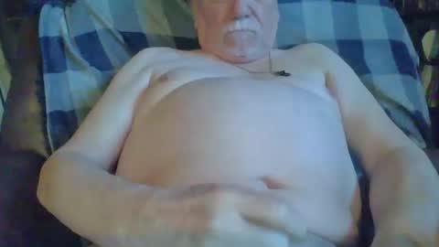 Snapshot of larryw01 chatting on 10.20.25 larryw01 online show from 10.20.25