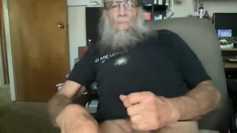 Snapshot of laser134 chatting on 04.28.26 chris online show from 04.28.26