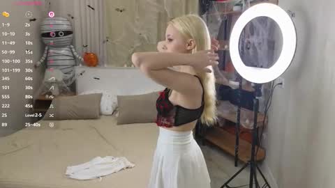 Emilia for my friends Amy online show from 11.05.25