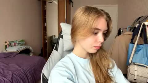 Snapshot of lateshastarnaud chatting on 06.28.26 Linet online show from 06.28.26