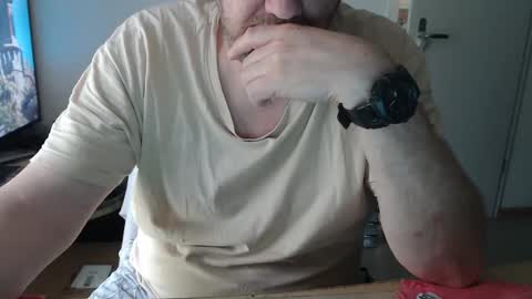 Snapshot of latexloverch71 chatting on 04.11.26 Andreas Latexlover online show from 04.11.26
